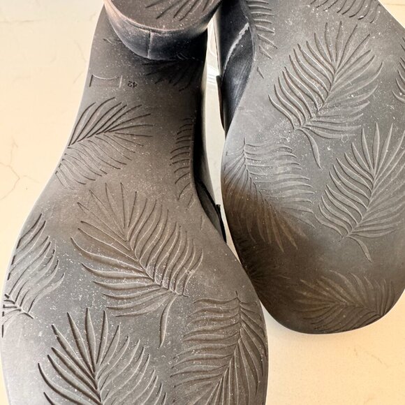 Camper Women’s Kiara Block Heeled Leather Loafers - Picture 7 of 8